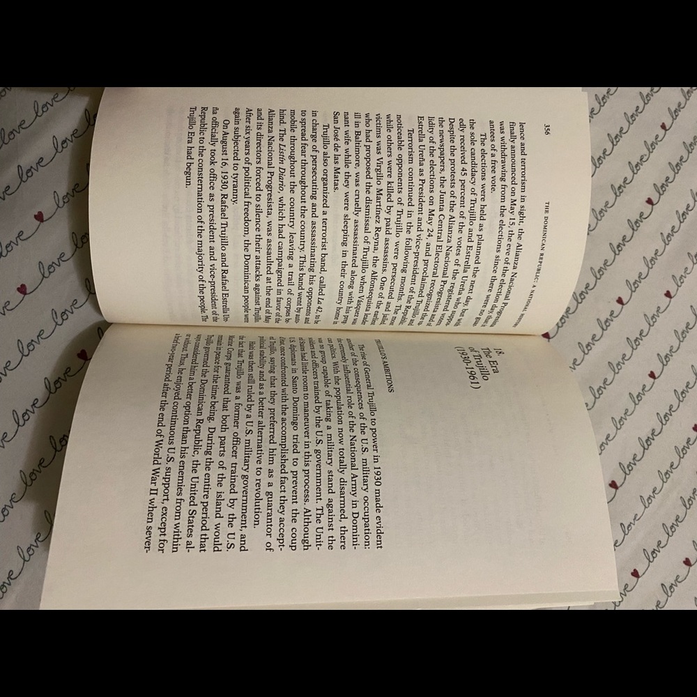 History of Dominican Republic, good condition like brand new